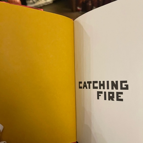 Complete bundled Hunger Games series Excellent GIFT 🎁❗️❗️❗️ - Picture 8 of 12